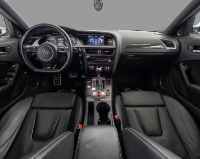 Design Esportivo e Elegante: Destaque-se Onde Quer que Você Vá - Audi S4 Design Esportivo e Elegante: Destaque-se Onde Quer que Você Vá - Audi S4